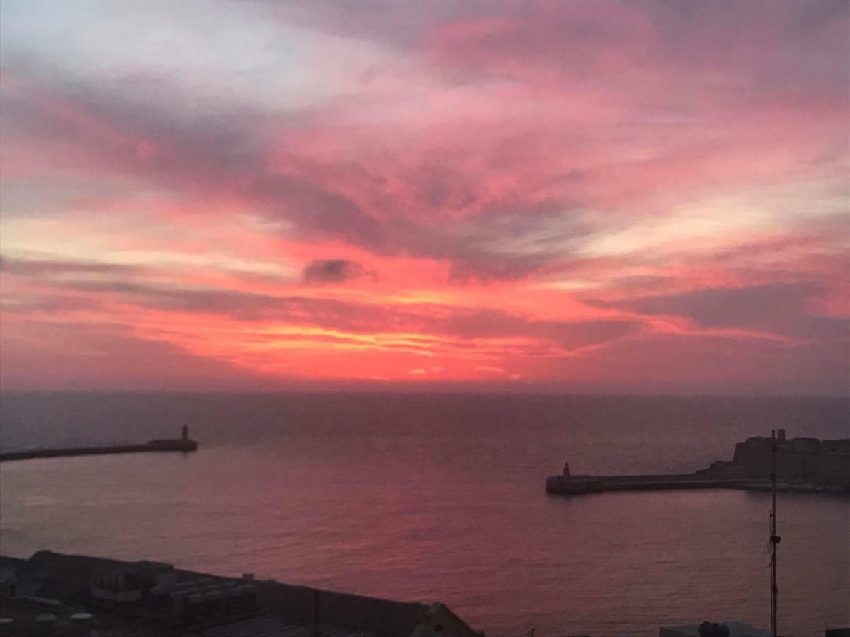 Sea View Large Valletta Appartment מראה חיצוני תמונה